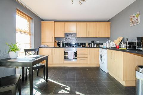 2 bedroom ground floor flat for sale, The Point, Wakefield WF2