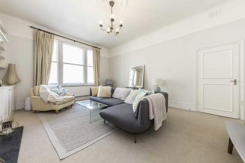 2 bedroom flat to rent, Chiswick High Road, London W4