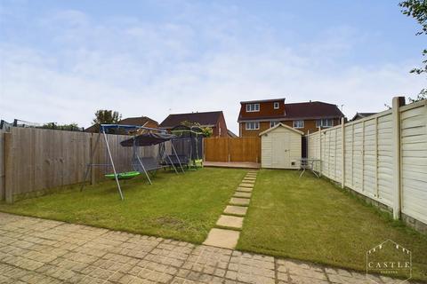 3 bedroom semi-detached house for sale, Knapton Close, Hinckley