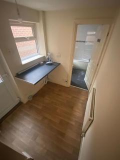 2 bedroom terraced house to rent, Queen Street, Hucknall