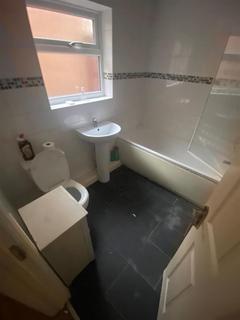 2 bedroom terraced house to rent, Queen Street, Hucknall