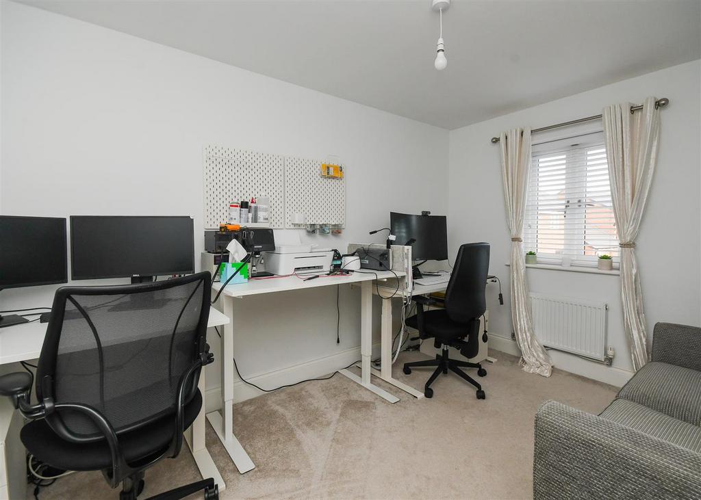 18 Millfield Road - Bedroom 2.jpg