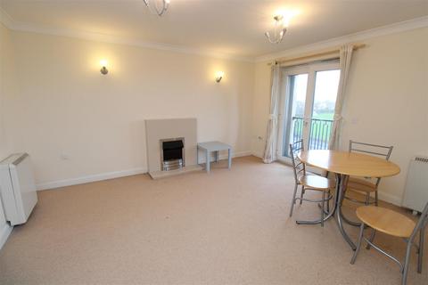 2 bedroom flat to rent, Victoria Mansions Newton Drive, Blackpool