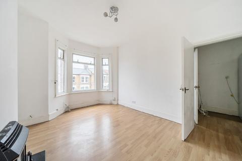 2 bedroom apartment for sale, Queenswood Road, London