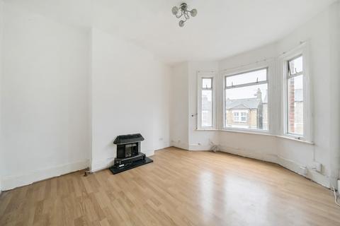 2 bedroom apartment for sale, Queenswood Road, London