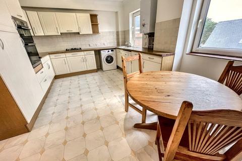 2 bedroom flat for sale, Bournemouth