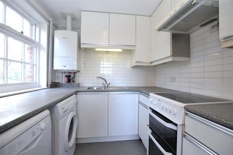 2 bedroom apartment to rent, Elmhurst Road