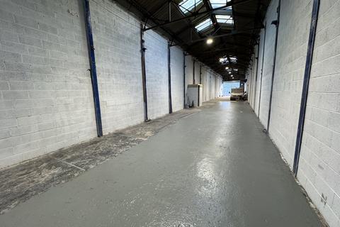 Industrial unit to rent, Bay  4, 875-901 Tyburn Road, Erdington, Birmingham, B24 9NY