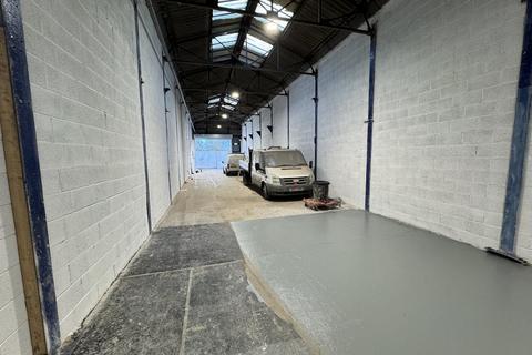 Industrial unit to rent, Bay  4, 875-901 Tyburn Road, Erdington, Birmingham, B24 9NY