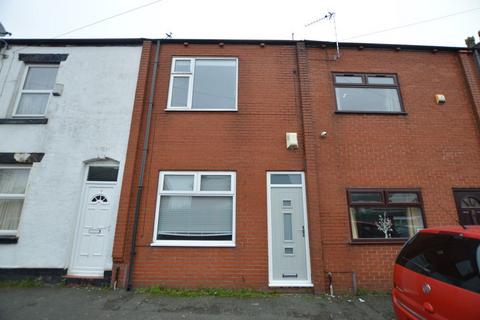 2 bedroom terraced house to rent, Ridyard Street, Platt Bridge