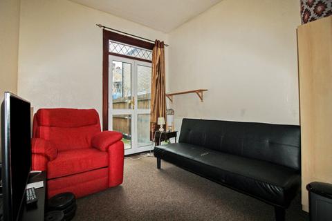 4 bedroom terraced house to rent, Keogh Road, London