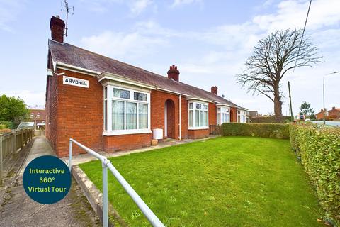 2 bedroom semi-detached bungalow for sale, Wold Road, North Lincolnshire DN19