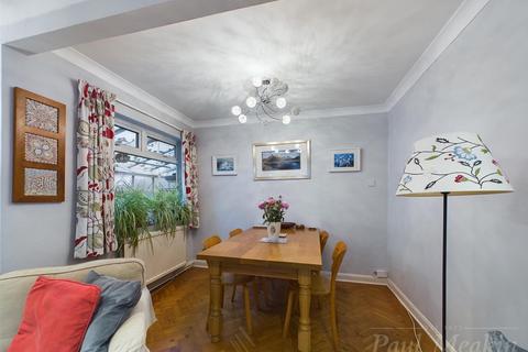 154 Ballards Way, Croydon, CR0 5RG