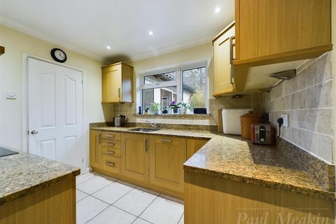 154 Ballards Way, Croydon, CR0 5RG