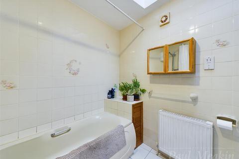 154 Ballards Way, Croydon, CR0 5RG