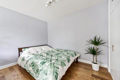 Studio to rent, Baring Road London SE12