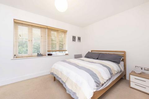 1 bedroom flat for sale, Floyer Close, Richmond TW10