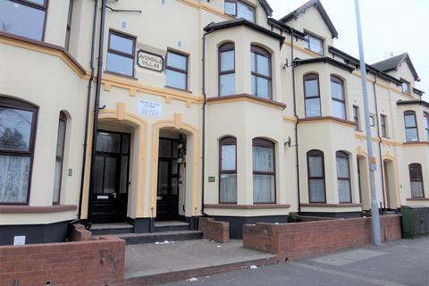 2 bedroom flat to rent, Compton Road, Wolverhampton, WV3 9PU