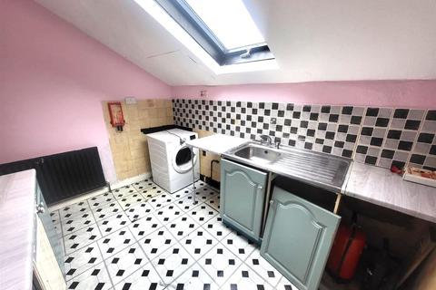 2 bedroom flat to rent, Compton Road, Wolverhampton, WV3 9PU