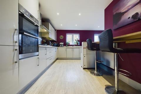 5 bedroom detached house for sale, Greensleeves Drive, Aylesbury HP18