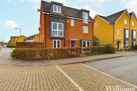 5 bedroom detached house for sale, Greensleeves Drive, Aylesbury HP18