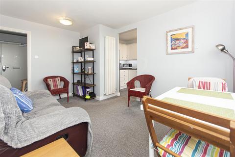 1 bedroom flat to rent, Yelverton Road, Battersea SW11