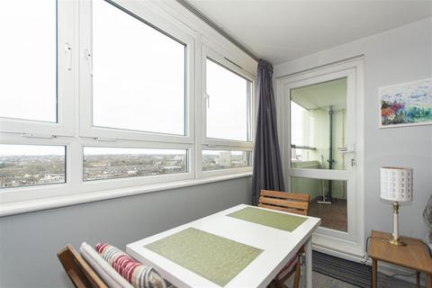 1 bedroom flat to rent, Yelverton Road, Battersea SW11