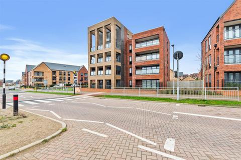 3 bedroom apartment for sale, Barrosa Way, Milton Keynes MK8