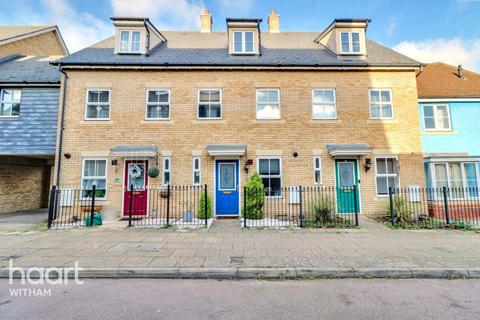 3 bedroom townhouse for sale, Elgar Drive, Witham