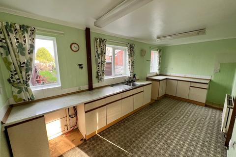 3 bedroom semi-detached house for sale, Wednesbury WS10