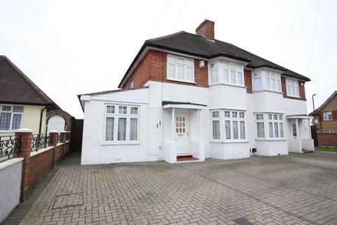 4 bedroom house to rent, Bovingdon Avenue, Wembley