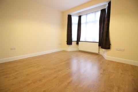 4 bedroom house to rent, Bovingdon Avenue, Wembley