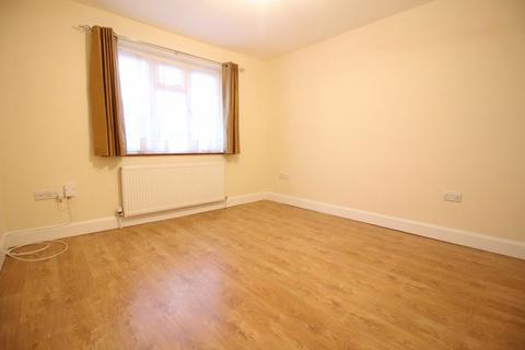 4 bedroom house to rent, Bovingdon Avenue, Wembley