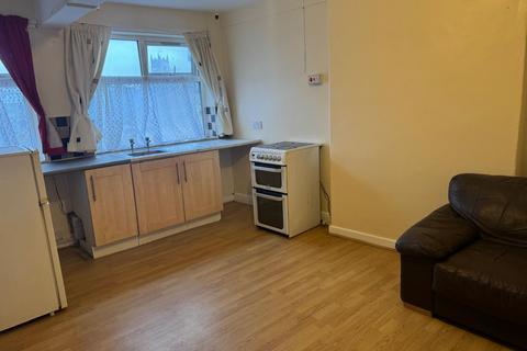 1 bedroom flat to rent, Flat 2, 47 South Street , BD21 1AD