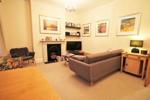 2 bedroom flat to rent, Sydenham Road, Guildford GU1