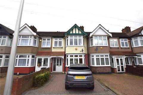 3 bedroom terraced house to rent, Christie Gardens, Romford, RM6