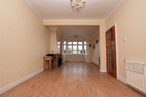 3 bedroom terraced house to rent, Christie Gardens, Romford, RM6