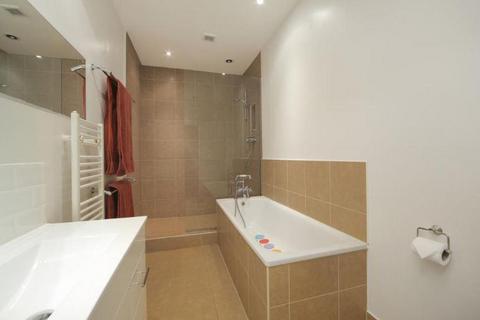 2 bedroom apartment to rent, Grove End Road, London NW8