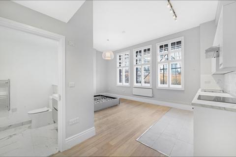 Studio to rent, Egerton Gardens, Knightsbridge SW3