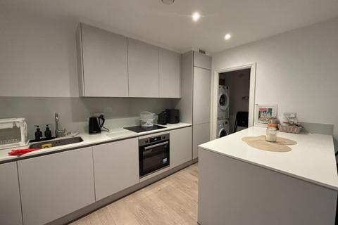 1 bedroom apartment to rent, Woodside Walk, London, SE23