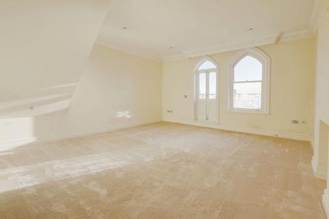 2 bedroom apartment to rent, Westcliff Parade, Westcliff-on-Sea, SS0