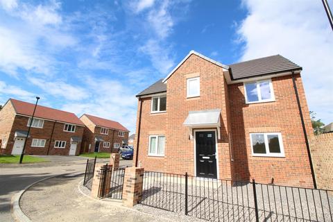 4 bedroom detached house to rent, Juniper Drive, Fenham, Newcastle Upon Tyne