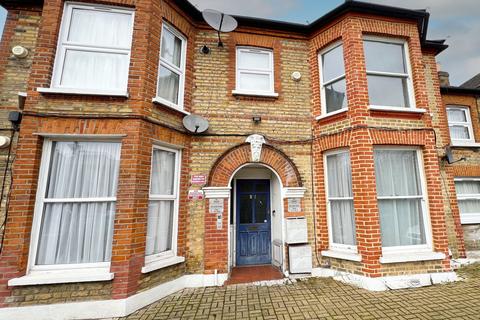 2 bedroom flat for sale, Brownhill Road, Catford, SE6