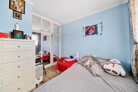 70 Torworth Road, Borehamwood, WD6 4ES