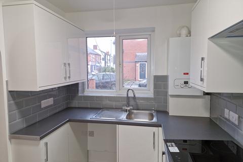 2 bedroom flat to rent, Ruabon Road, Wrexham LL13