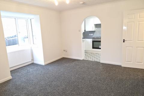 2 bedroom flat to rent, Ruabon Road, Wrexham LL13