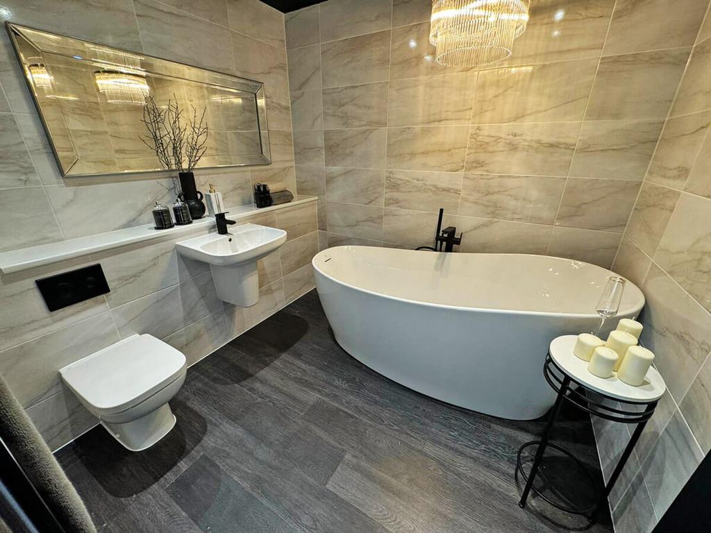 The Oakmere Show Home    Bathroom