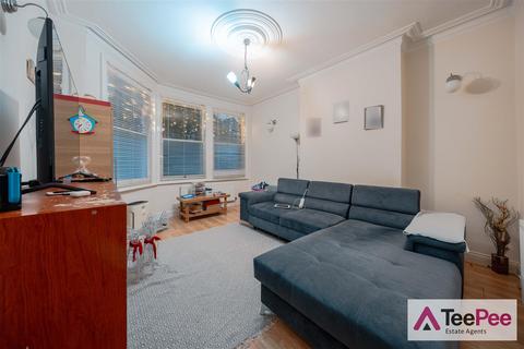 1 bedroom apartment for sale, Kirkstall Avenue, Tottenham