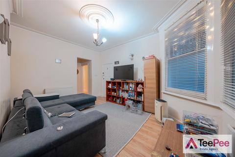 1 bedroom apartment for sale, Kirkstall Avenue, Tottenham