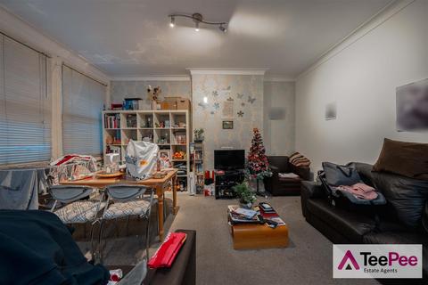 2 bedroom flat for sale, Kirkstall Avenue, Tottenham